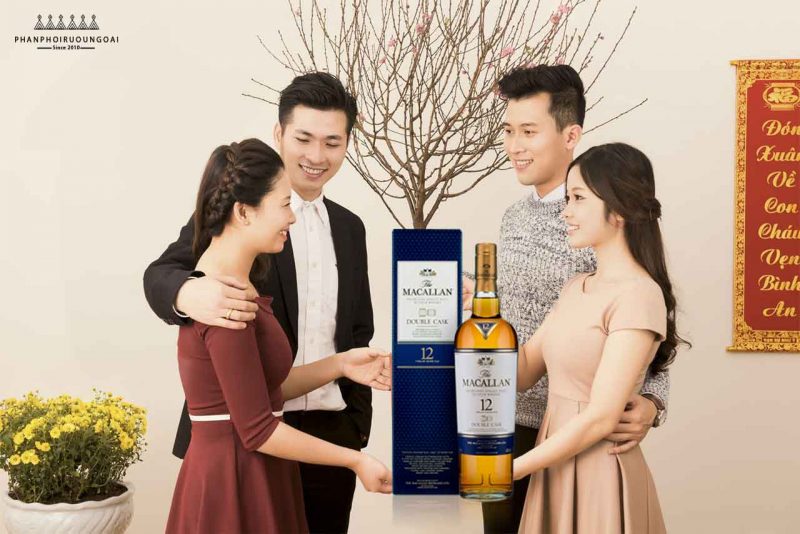 gia dinh va nguoi than ruou macallan 12 double cask 800x534